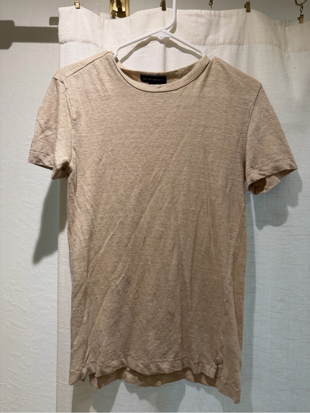 Banana Republic Beige Linen T Shirt (Men’s XS)